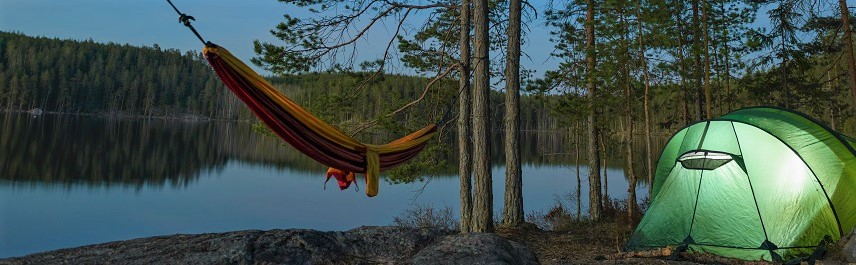 Camping ved innsjø | Coor