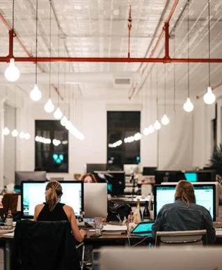 Bilde av moderne kontorlandskap