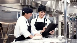 To kokker som planlegger